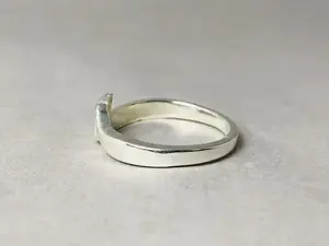 แหวนเงินสเตอร์ลิง925ลายคลื่นทะเลแบบมินิมอลเครื่องประดับผู้ส่งออกอินเดียสำหรับนิ้ว - Product Image 3