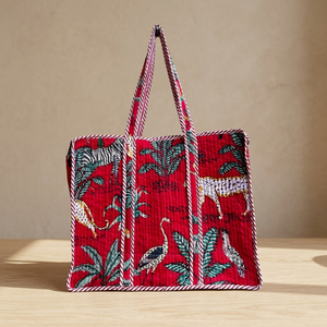 Bolsa de Mano Acolchada de Algodón Rojo Vibrante con Cierre de Cremallera y Diseño Atractivo - Product Image 2