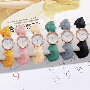 Venta al por mayor de moda nueva pulsera de gasa de aleación para mujer reloj de pulsera de cuarzo relojes aceptar logotipo personalizado - Product Image 4