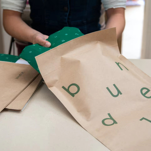 Tùy chỉnh thiết kế thân thiện với môi giấy kraft hình dạng Lớn Túi bưu phẩm phẳng bưu phẩm mở rộng phong bì bao bì cho cửa hàng quần áo - Product Image 1