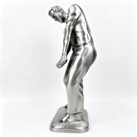 Trophée personnalisé en métal, figurine de golfeur en argent mat, sculpture en pose de swing, détails athlétiques, trophée d'honneur pour tournoi de club