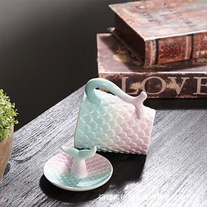 Taza de cerámica con tapa para parejas, Taza de cerámica con esmalte de perlas y escamas de pescado en relieve - Product Image 3