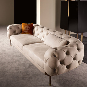 Muebles para el Hogar, Decoración, Juego de Sofás Italianos para Sala de Estar, Sofás Chesterfield de Tela Posmodernos Personalizados con Botones, de Tres Plazas - Product Image 1