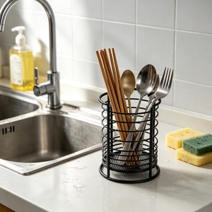 Zwarte ijzeren bestekhouder voor aanrecht, cilindervormige draadhouder voor eetstokjes met geperforeerde afvoerbasis voor keukentafel - Product Image 4