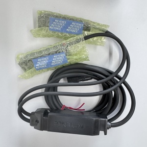 Capteur de débit micro à fixation par pince KEYENCE FD-XS20 |   Non-invasif, 20 L/min pour contrôleur de la série FD-X, IP67 FD XS20 - Product Image 4