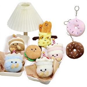 Pendentif en peluche amusant en coton PP de 12 cm (4 pouces) en forme de gâteau d'anniversaire ou de beignet, décoration à suspendre pour sac, cadeau d'anniversaire - Product Image 1