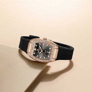 Reloj de cuarzo NAVIFORCE 5071 para mujer, nuevo, elegante, con diamantes incrustados en la esfera, luz nocturna, calendario, resistente al agua, de lujo. - Product Image 3