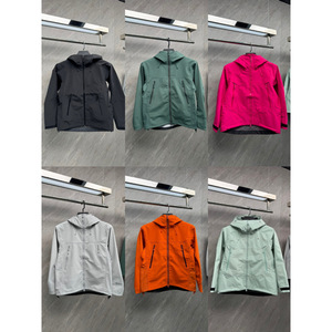 เสื้อแจ็คเก็ตกลางแจ้งยี่เจียว รุ่น Unisex กันลม กันน้ำ แบบ Hard Shell สามในหนึ่ง พร้อมตะเข็บเย็บแบบปิดผนึกอย่างสมบูรณ์ สำหรับการเดินป่าและตั้งแคมป์ - Product Image 3