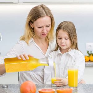 Bouteille de boisson en plastique transparente personnalisée en gros, pichet à base carrée, contenants pour jus et lait, carafe à eau avec couvercle à rabat - Product Image 4