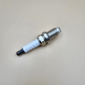 Pièces de moteur haute <span class=keywords><strong>Performance</strong></span> France voiture bougie d'allumage à deux broches RFC42LZ2E(0911007285) bougies d'allumage automatiques à deux électrodes pour voitures - Product Image 6