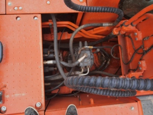 รถขุดไฮดรอลิกมือสอง Doosan 300LC ยี่ห้อเกาหลี รถขุดตีนตะขาบสำหรับงานหนัก อุปกรณ์ขุดเจาะเหมืองมือสอง - Product Image 5