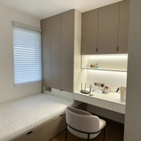 Ensemble de meubles de chambre à coucher modernes en bois écologique, lit tatami sur mesure avec bureau gain de place, armoire moderne avec tiroirs de rangement