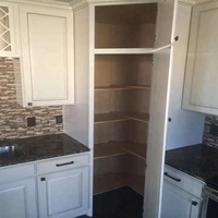 Meubles de cuisine modulaires écologiques et modernes pour le marché canadien, avec fermeture amortie, robinet d'évier, plan de travail en marbre/stratifié, charnières et paniers de tiroir