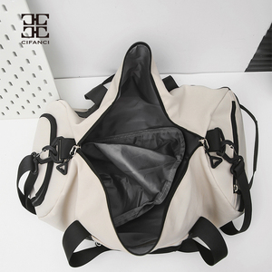 Bolsa de Viaje de Fin de Semana Personalizada con Logotipo, Bolsa de Gimnasio, Ideal para Concierges, Recomendada para Huéspedes de Hotel, Bolsa de Viaje Moderna - Product Image 3