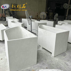 Nuevos Maceteros de Hormigón con Acabado Natural, C30, Gris Claro, para Decoración de Exteriores - Product Image 4