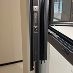 Ventana Abatible Personalizada Deioux, Servicio OEM ODM, Doble Acristalamiento, Vidrio Templado, Aislamiento Térmico, Insonorización, Directo de Fábrica - Product Image 5