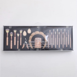 Coffret Cadeau d'Outils de Beauté en Cristal de Diamant : Bandeau, Recourbe-cils et Accessoires de Soin du Visage pour Femme - Product Image 4