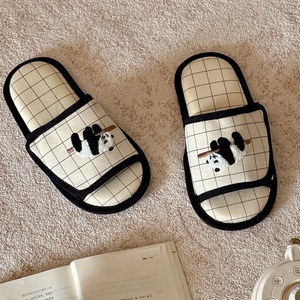 Nuovo stile all'ingrosso cotone a scacchi Panda in cotone a punta aperta <span class=keywords><strong>pantofole</strong></span> per le donne e gli uomini - Product Image 2