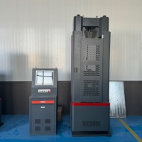 Équipement d'essai de traction des matériaux polyvalents, machine d'essai universelle pour la résistance à la compression du béton