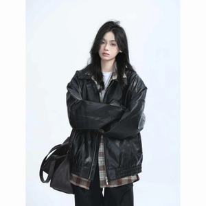 Chaqueta de Cuero PU para Mujer, Primavera y Otoño 2025, Nueva Chaqueta de Motociclista Holgada de Estilo Urbano |   Colores de Patrón Personalizables - Product Image 3