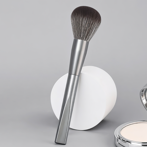 Pinceau de maquillage individuel en nylon de la série Grey-Glazed pour poudre libre, design portable, absorption minimale du produit, beauté - Product Image 1