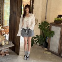 Damen Y2K High-Waist Loose Denim Minirock aus 100% Baumwolle mit mittlerer Vintage-Waschung, Nieten und Raffungen für High-Street-Marken