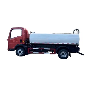 Nuevo Mini Camión Cisterna de Combustible de 10000 Litros de Capacidad, Tracción 4x2, Tanques de Combustible de Aluminio, Camión Howo - Product Image 4