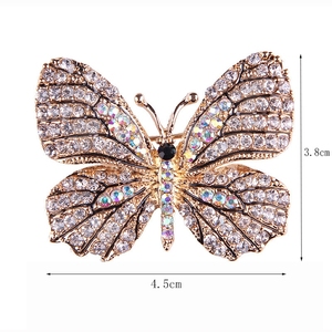 Broche de Mariposa con Alas de Cristal y Diamantes de Imitación - Product Image 2