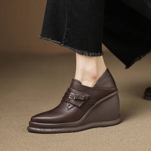 Zapatos de Tacón de Cuña con Punta en Pico y Hebilla de Correa en el Tobillo, de Cuero Genuino, con Arco Profundo, Modernos - Product Image 5