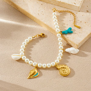 Elegant Pearl Bracelet Gold Plated Conch Shell Pendant Women's Jewelry Accessory - Product Image 2