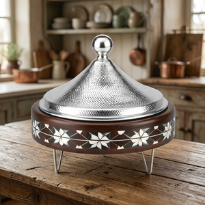 Casserole en bois de luxe avec couvercle en dôme argenté martelé, revêtement céramique antiadhésif, écologique, compatible four et lave-vaisselle - Product Image 2