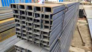 Profilé en acier en U galvanisé au carbone de fabrication, profilé en acier en C 2x4 pour la construction, prix de l'acier en C - Product Image 1