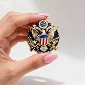 Pin de Solapa Personalizado con Logotipo, Broche de Metal 3D, Placa de Aleación de Hierro y Zinc, Insignia Personalizada - Product Image 6