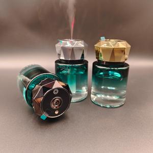 Máquina de aromaterapia automotriz de vidrio recargable portátil, difusor de aceite esencial, <span class=keywords><strong>Humidificador</strong></span> fresco de aire innovador <span class=keywords><strong>para</strong></span> coche YS - Product Image 3