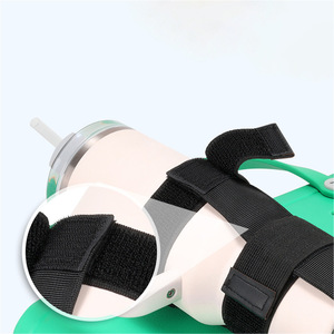 Portavasos ajustable para botellas de agua y tazas, accesorio portátil de tela negra para bebidas - Product Image 2