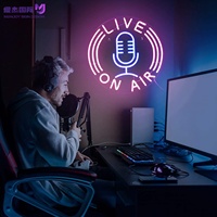Insegna LED al Neon Luminosa, Luce Iconica a Forma di Microfono per Studio di Registrazione, Decorazione per Sala Podcast, Karaoke, Man Cave, Sala Giochi e Arredamento Casa