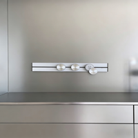 Armoire de cuisine murale en acier inoxydable écologique personnalisée avec rail d'alimentation intégré et tiroirs pour usage en centre commercial