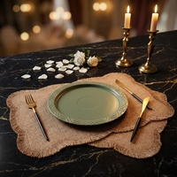 Napperons naturels à bords festonnés, tissés en toile de jute avec franges et pompons, lavables, résistants à la chaleur, antidérapants, pour la décoration de la maison et les fêtes