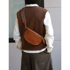 Vegetable <b>Tanned</b> Leather Saddle Bag <b>Brown</b> Bohemian Style Chest Bag Single Strap Zipper Closure All Seasons Women's Crossbody Bag - Product Image 2