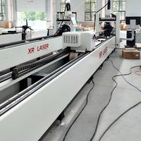 Machine de découpe laser à fibre CNC 3000W haute précision pour tubes carrés en aluminium à queue courte, avec 4 axes HIWIN