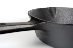 Набор посуды нестандартного размера: чугунная сковорода без покрытия, чугунная сковорода-гриль - Product Image 2