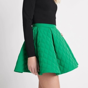 กระโปรงมินิทรงเอ็มไพร์เอวสูงสำหรับผู้หญิง ดีไซน์ใหม่ปี 2025 ระบายอากาศได้ดี แต่งระบายแบบควิลท์จีบลึก มีกระเป๋าข้าง - Product Image 3