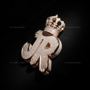 Colgante con Letra JR en Plata de Ley 925 Chapada en Oro Blanco con Perla de Agua Dulce y Moissanita, Estilo Hiphop Unisex - Product Image 4