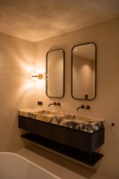 Vermonhouzz现代简约厨房展示，中性色调橡木贴面橱柜平门无手设计