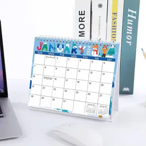 Kalender desktop kecil dari Agustus 2023 hingga Desember 2024, dengan latar belakang liburan, cocok untuk rumah, kantor