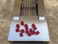 Machine de comptage de comprimés/capsules semi-automatique à grande vitesse Sime avec roulement pour flacons 10-30 flacons/minute Facile à utiliser 220V