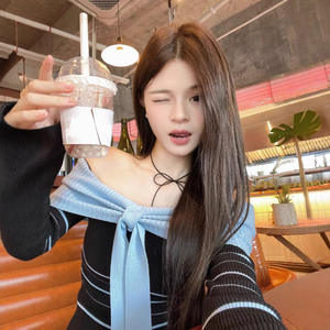 Suéter de punto con hombros descubiertos para mujer, conjunto de dos piezas, negro y azul a rayas, corte ajustado, suave, para primavera, largo regular, manga larga, estilo vintage - Product Image 3