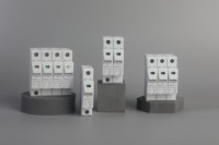 Protector Contra Sobretensiones de CC LONG TAI SPD-40 T2 4P, 20kA-40kA, 1000VDC, 2.4kV, Protección Contra Rayos, Bicolor Rojo y Blanco, Reforzado