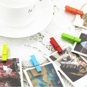 MOQ Personnalisé en <span class=keywords><strong>Bois</strong></span> 3.5CM Couleur Petites Pinces <span class=keywords><strong>Mini</strong></span> Pinces <span class=keywords><strong>à</strong></span> <span class=keywords><strong>Linge</strong></span> en <span class=keywords><strong>Bois</strong></span> pour Photos Artisanat Projet DIY - Product Image 2