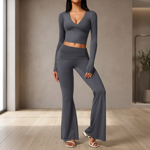 Ensemble de yoga 2 pièces pour femme, haut court sans manches à col en V profond, leggings évasés taille haute, couleur unie, extensible et sans coutures, séchage rapide à l'avant - Product Image 4